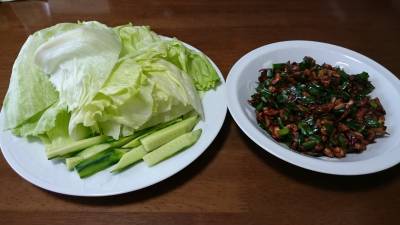 肉みそレタス包み