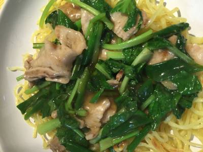豚肉と小松菜のあんかけ焼きそば