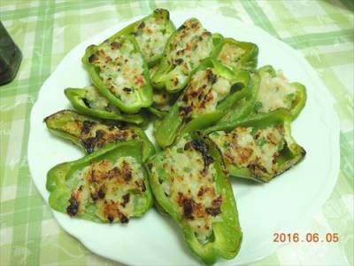 ピーマンのえび肉詰め