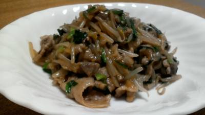 にら、豚肉、もやしの炒め物