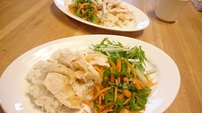 蒸し鶏のエスニックライス