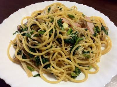 きのこと青菜のパスタ