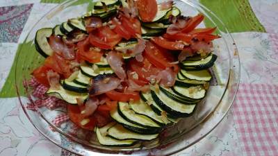 生ハムとズッキーニの重ね焼き