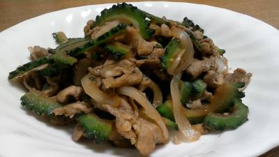 豚肉とゴーヤー炒め