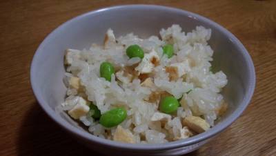 枝豆と油揚げの炊き込みご飯