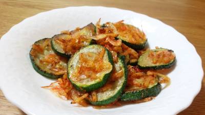 ズッキーニと桜えびの炒め物