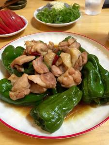 丸ごとピーマンと鶏肉の煮物