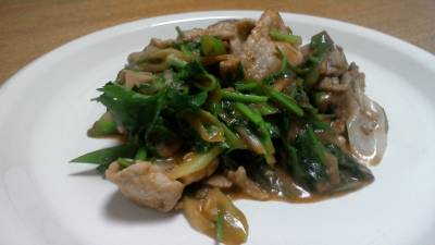 パクチーと豚肉のみそ炒め