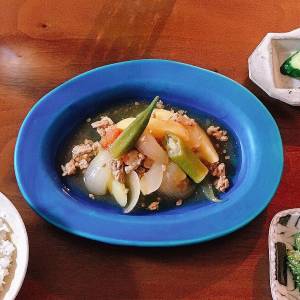 夏野菜の肉じゃが