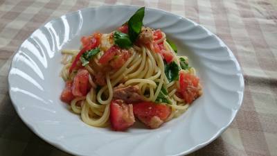 トマトとバジルの冷製パスタ