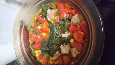 チキンに重ねて煮るだけ