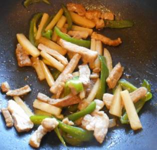 チンジャオステーキ