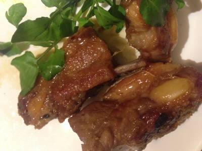 煮込みスペアリブ