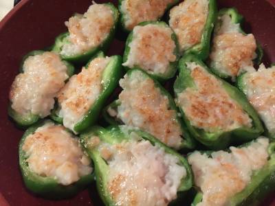 ピーマンのえび肉詰め