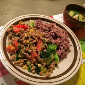 ひき肉とブロッコリーの甘みそ炒め