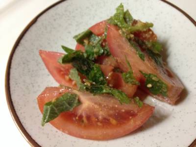 トマトとえごまのナムル