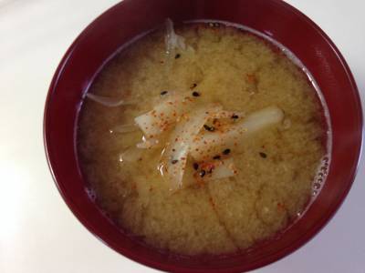 じゃがいもとたまねぎのみそ汁