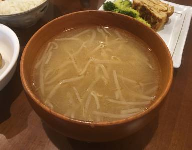 炒めもやしのみそスープ