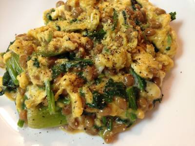 納豆のオープンオムレツ