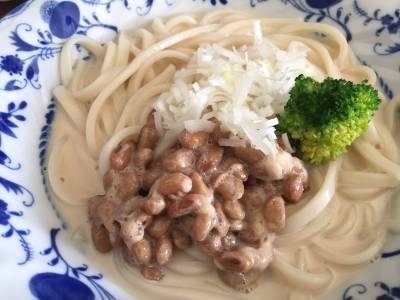 冷やし豆乳納豆うどん