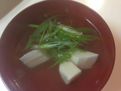 かまぼことみつばのおすまし