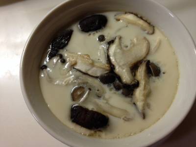 きのこの卵白豆乳蒸し