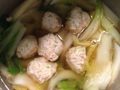白菜と鶏だんごの小鍋