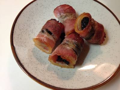 プルーンのベーコン巻き