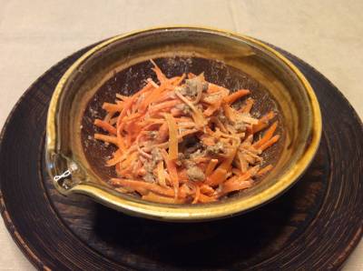 にんじんのくるみ酢あえ