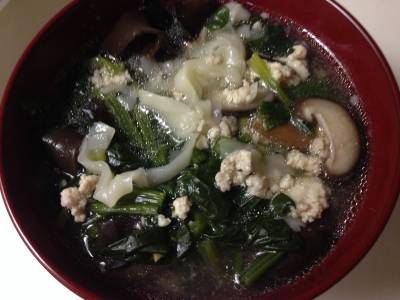 野菜たっぷりワンタンスープ