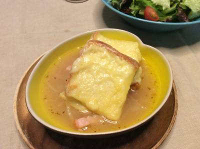 オーブンいらずのオニオングラタンスープ