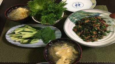 肉みそレタス包み