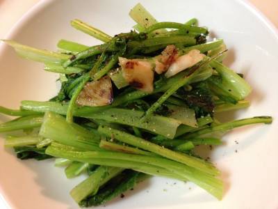 かぶの葉のにんにく炒め