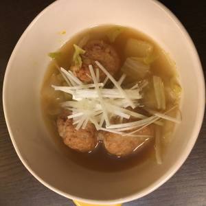 白菜と肉だんごの煮込み