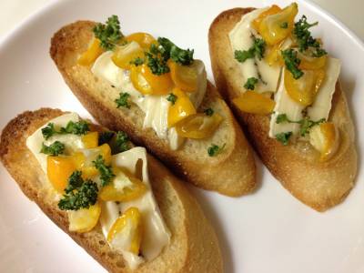 きんかんシロップとゴルゴンゾーラのカナッペ