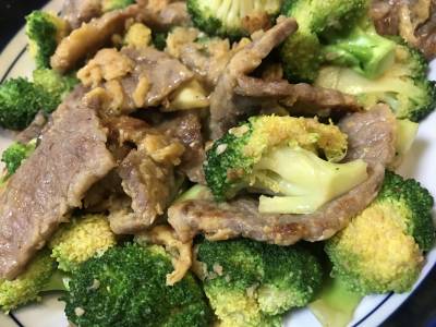 ブロッコリと牛肉のオイスターソース炒め