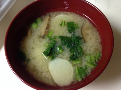 干ししいたけとかぶのみそ汁