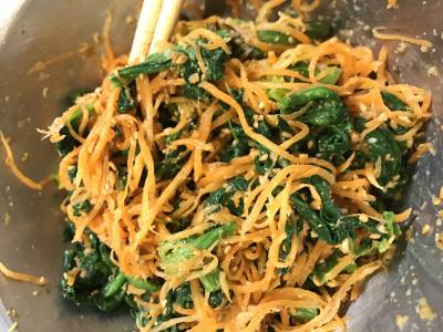 ほうれんそうとにんじんのごま酢風味