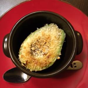 ふたりでひとつアボカド焼き