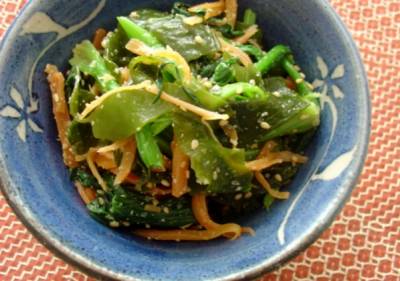 ほうれんそうと海藻、にんじんのナムル