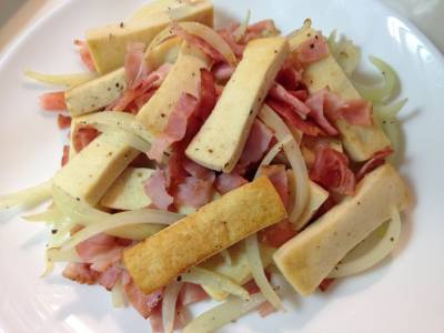 高野豆腐とベーコンの炒め物