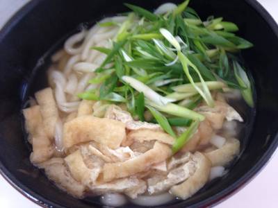 油揚げとわけぎのうどん