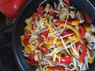 銀針もやしのチンジャオロースー