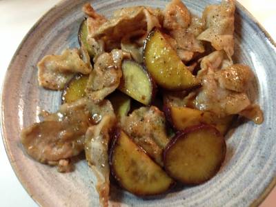 さつまいもと豚肉のバターじょうゆ焼き