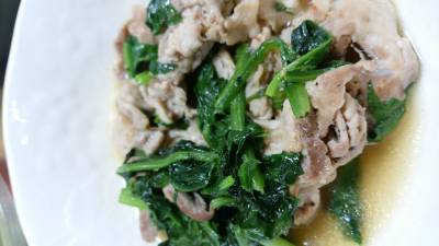 たっぷりほうれんそうと豚肉のピリ辛蒸し