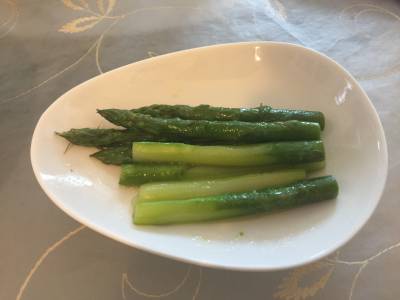 アスパラガスのバター風味
