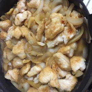 鶏むね肉と新たまねぎの照り煮