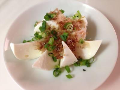 モッツァレラチーズ・おかかじょうゆ