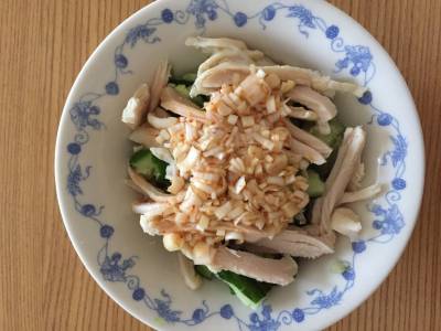 蒸し鶏のねぎソースがけ