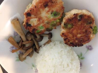 枝豆と鶏ひき肉の寄せ焼き